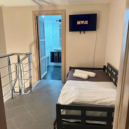 Fox Holiday Home In The Port 那不勒斯 外观 照片